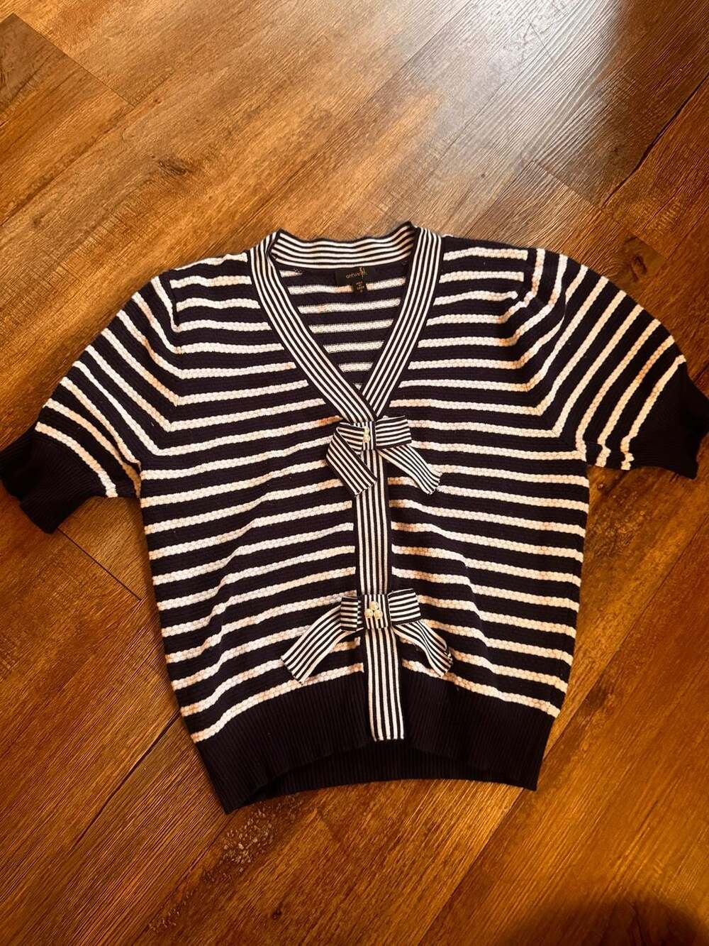 Ontwealth Short Sleeve Cardigan Size M Navy Striped Bows
